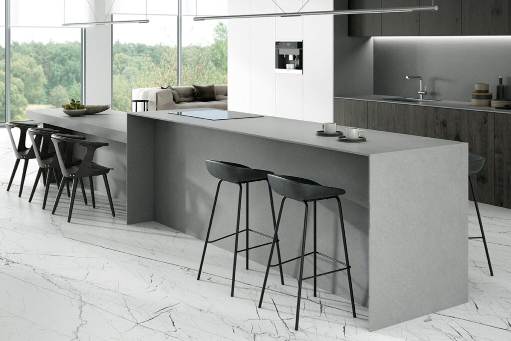 Cocina blanca y gris